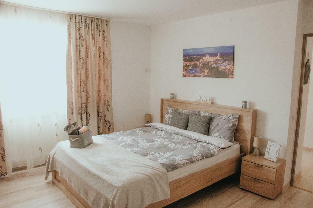 Apartament 1 Decembrie Διαμέρισμα Άλμπα Ιούλια Εξωτερικό φωτογραφία