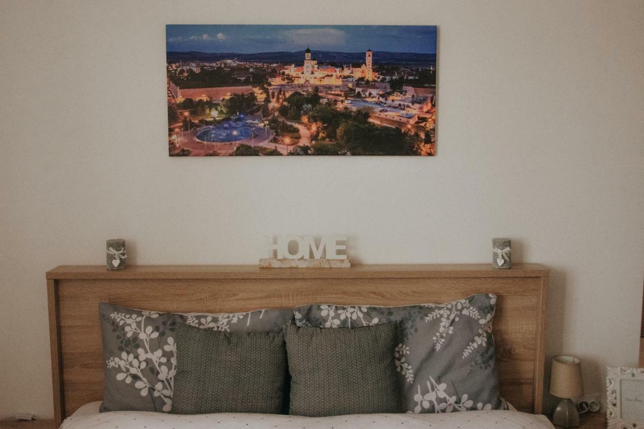 Apartament 1 Decembrie Διαμέρισμα Άλμπα Ιούλια Εξωτερικό φωτογραφία