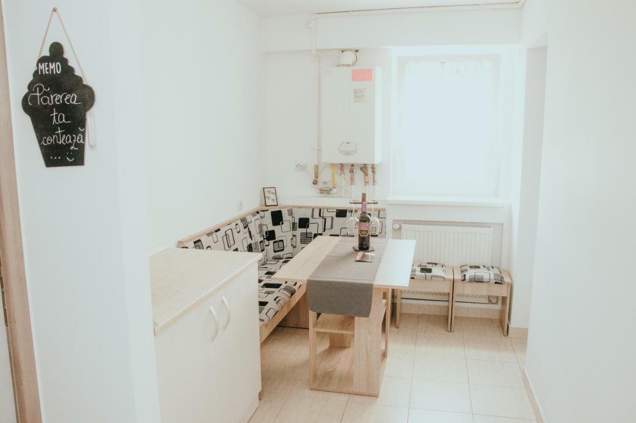 Apartament 1 Decembrie Διαμέρισμα Άλμπα Ιούλια Εξωτερικό φωτογραφία
